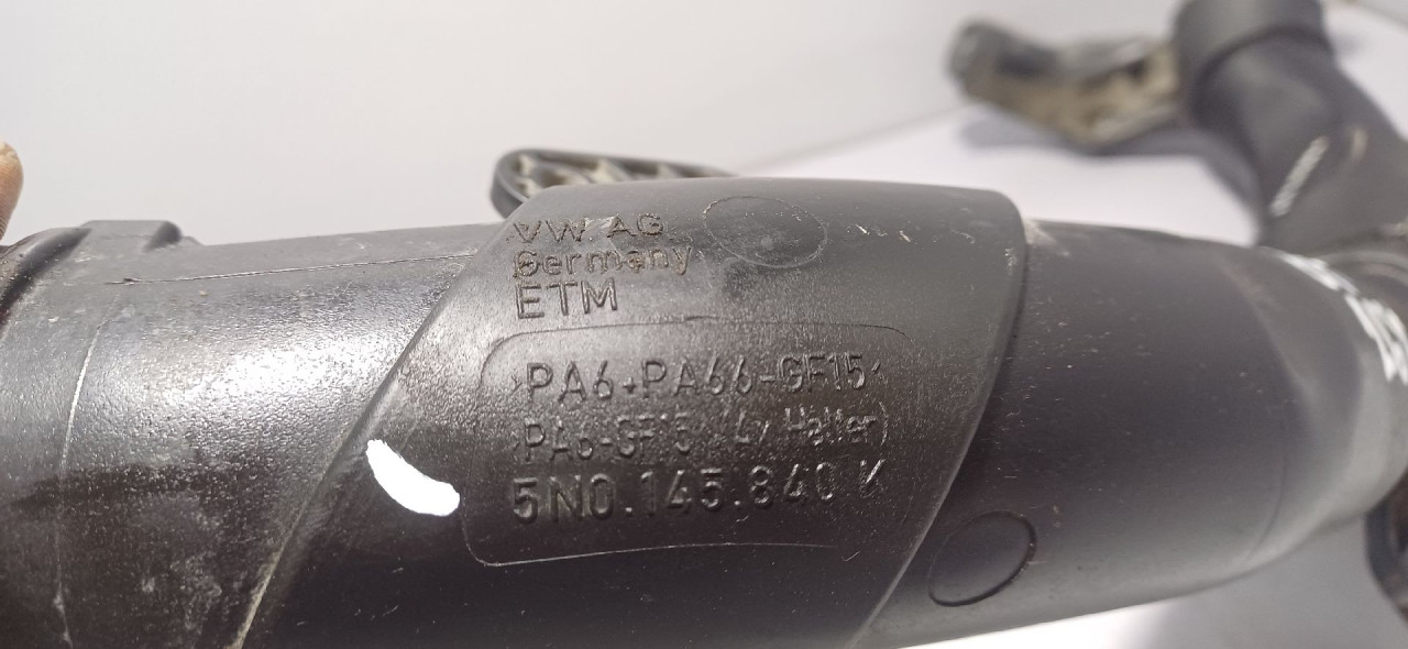 DIJELOVI CRIJEVO INTERKULERA VW PASSAT B7 > 10-14 2.0 5N0145840K