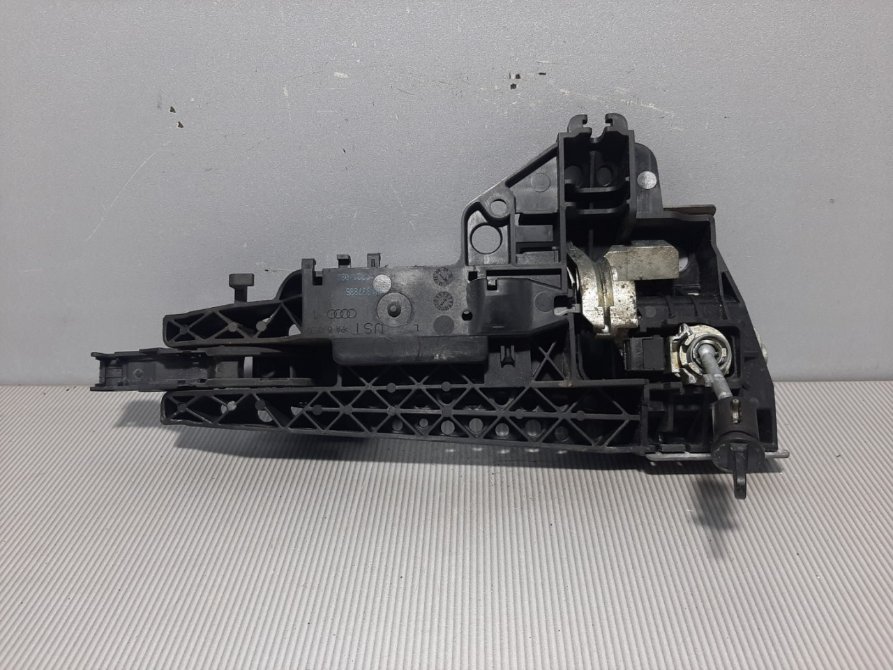 DIJELOVI RUCKA VRATA AUDI A6 4G > 11-14 4H1837885