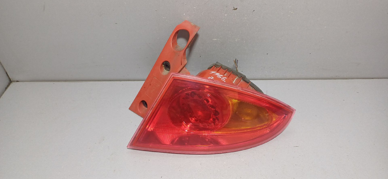 DIJELOVI STOP SVJETLO SEAT LEON > 09-12 818066