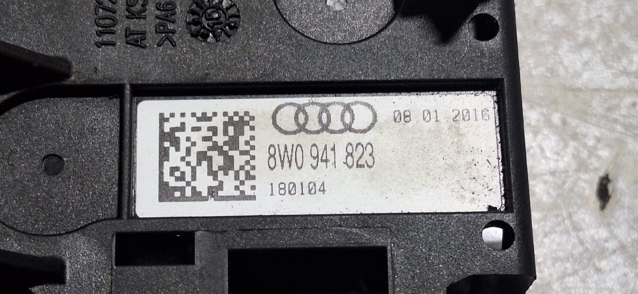 DIJELOVI KLEMA AUDI A4 (B9) > 15-18 8W0941823