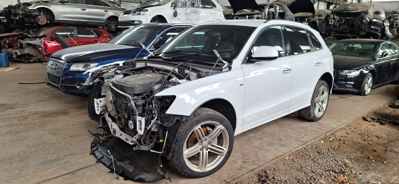 DIJELOVI AUDI Q5 2.0 DIZEL 140KW 4X4 QUATTRO MJENJAC MOTOR CNHA