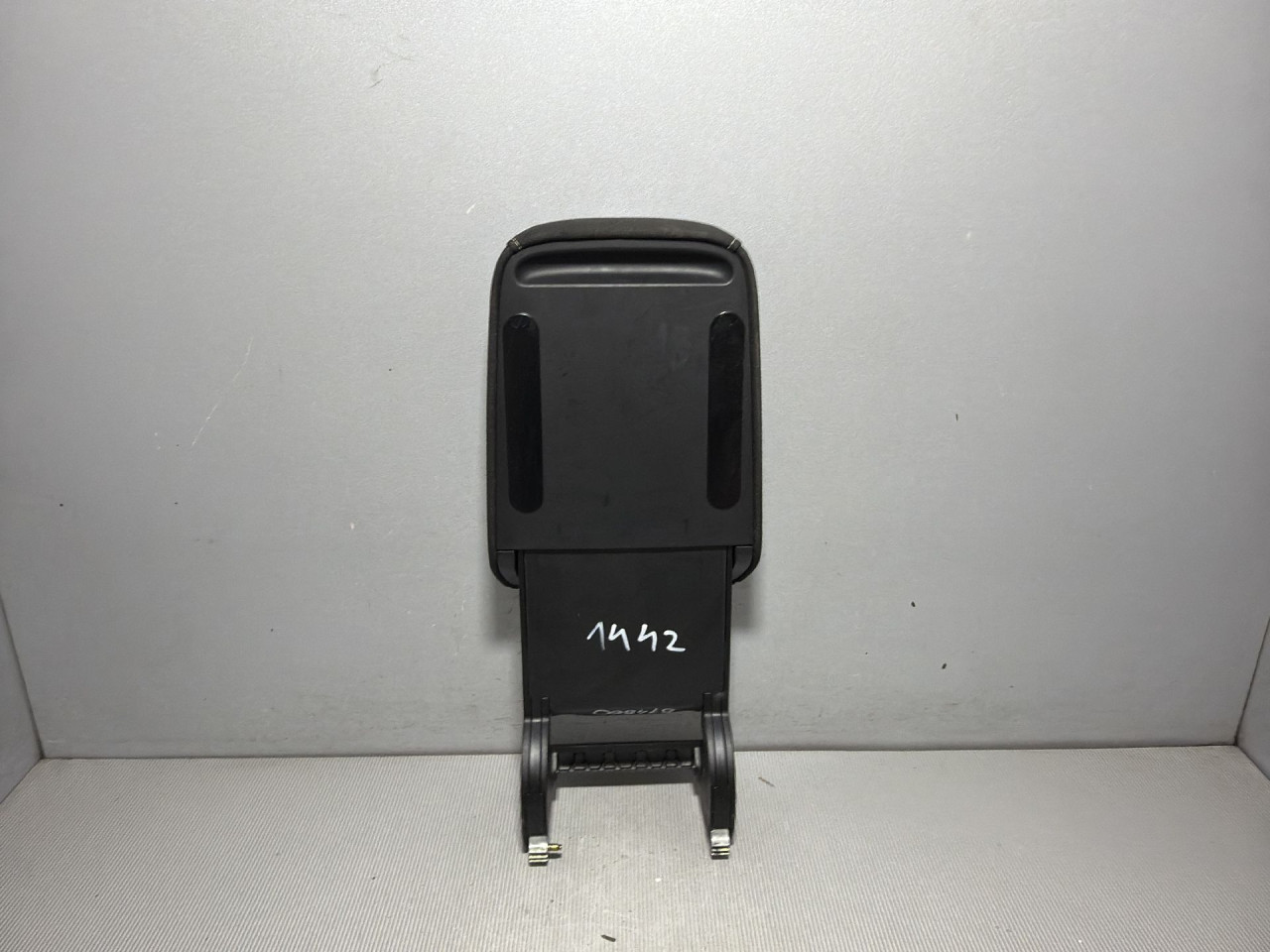 DIJELOVI NASLONJAC ZA RUKU VW GOLF 7 > 12-16 2.0