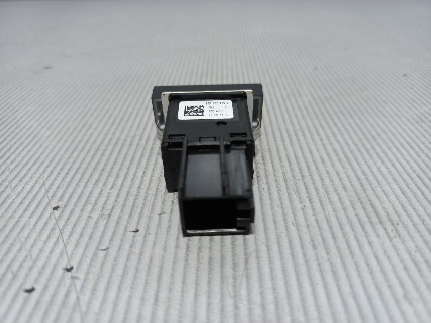 DIJELOVI PREKIDAC SKODA OCTAVIA > 08-13 1Z0927134D