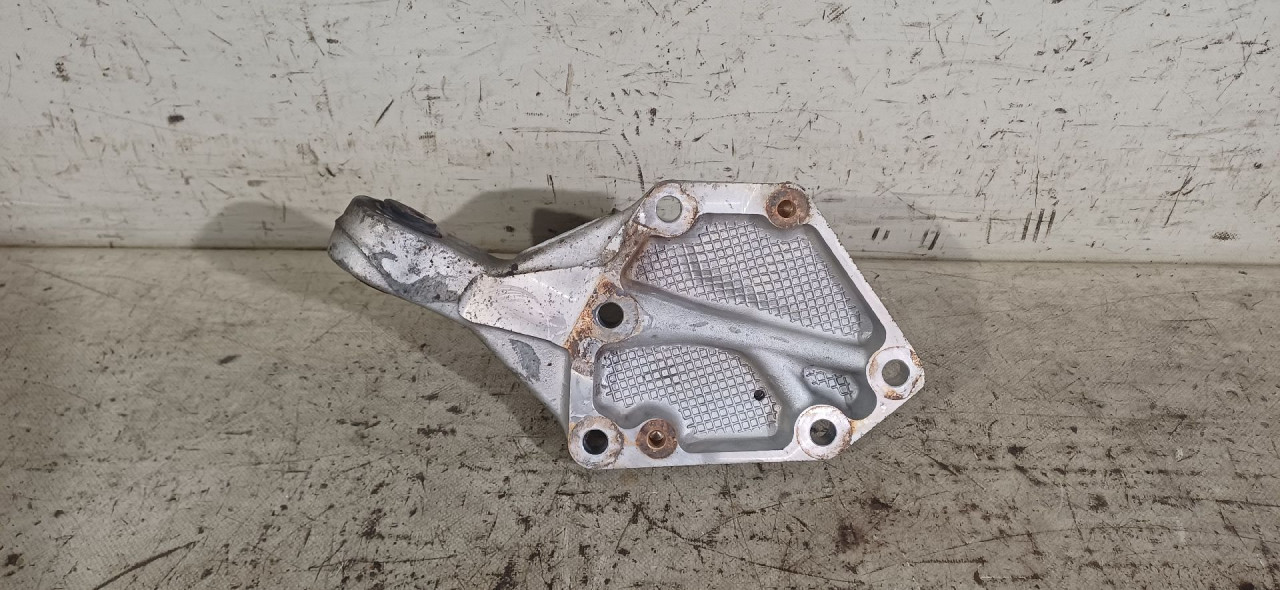 DIJELOVI NOSAC POLUOSOVINE PEUGEOT 308 > 13-17 2.0 9810139080