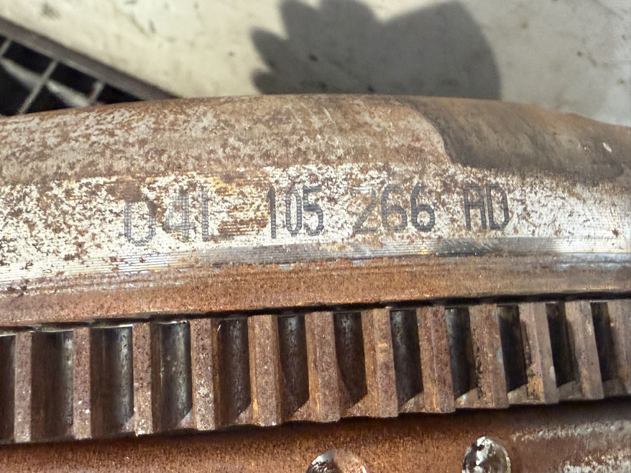 DIJELOVI ZAMAJAC VW PASSAT B8 > 14-19 2.0 04L105266AD