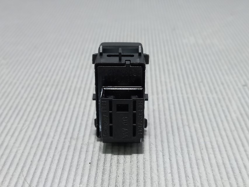 DIJELOVI PREKIDAC SKODA OCTAVIA > 13-16 5E0959855
