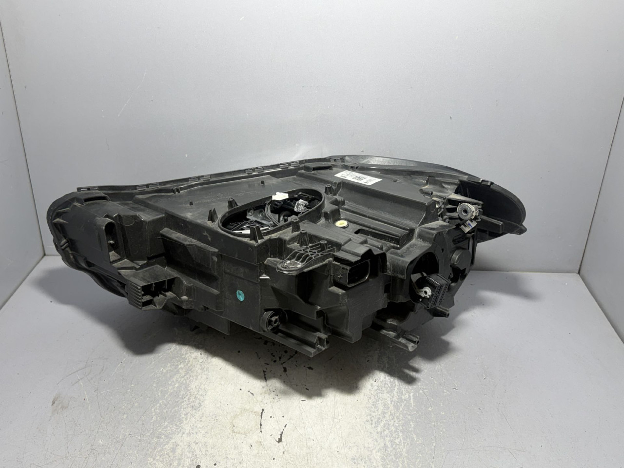 DIJELOVI FAR BMW X1 (F48) > 19- 5A01178