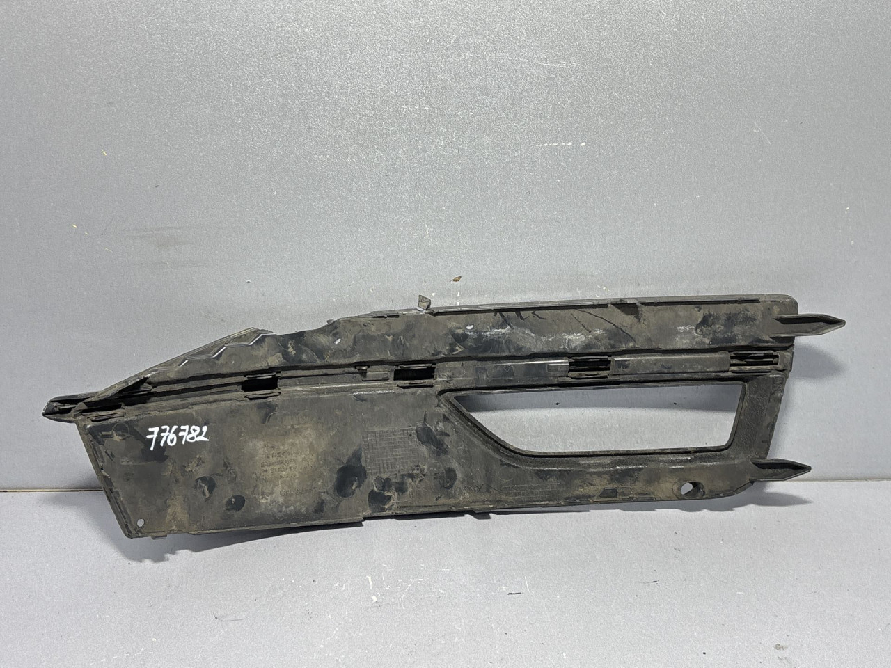 PLASTIKA BRANIKA AUDI A4 (B8) > 07-11 8K0807681