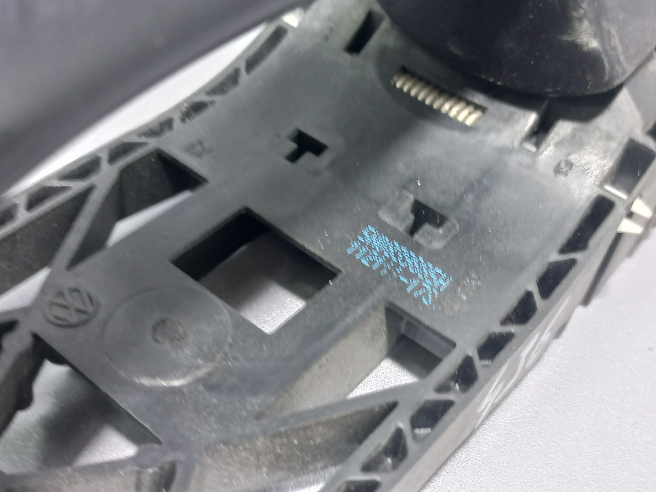 DIJELOVI RUCKA VRATA VW GOLF 6 > 08-12 5N0839885H