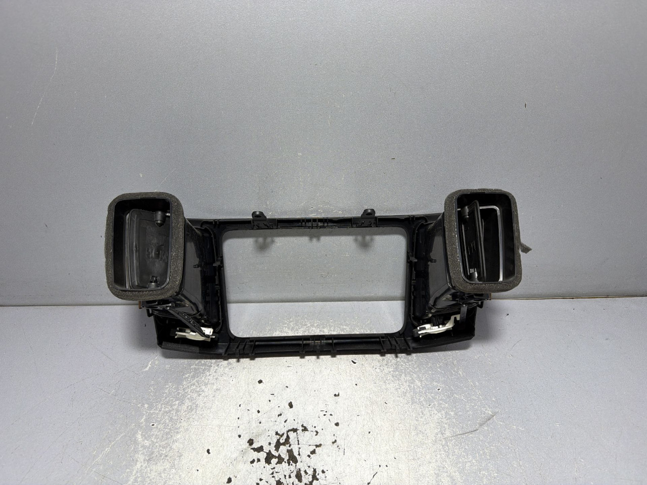 DIJELOVI RESETKA VENTILACIJE VW SHARAN > 10- 2.0 7N0858069D