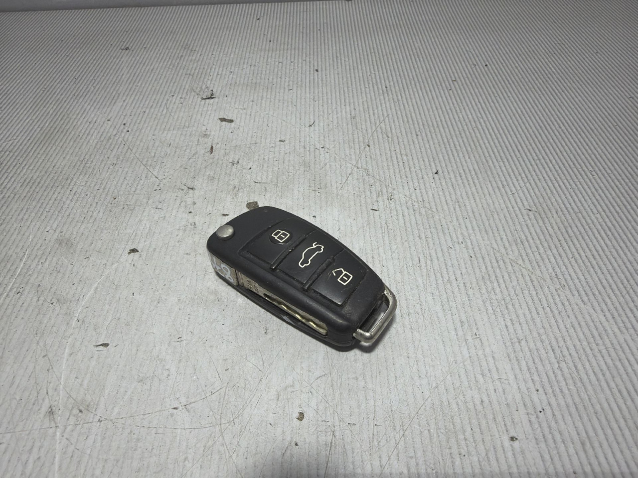 DIJELOVI KLJUC AUDI Q3 > 11-15 2.0