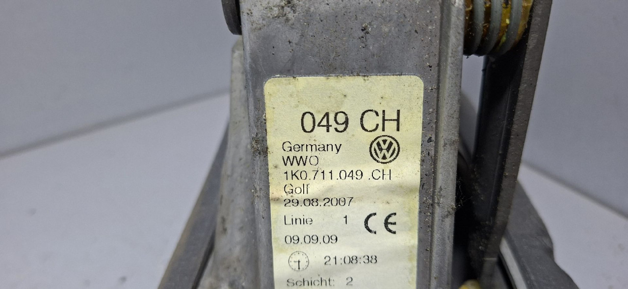 DIJELOVI SALTEBLA VW GOLF 6 > 08-12 1.6 1K0711049CH