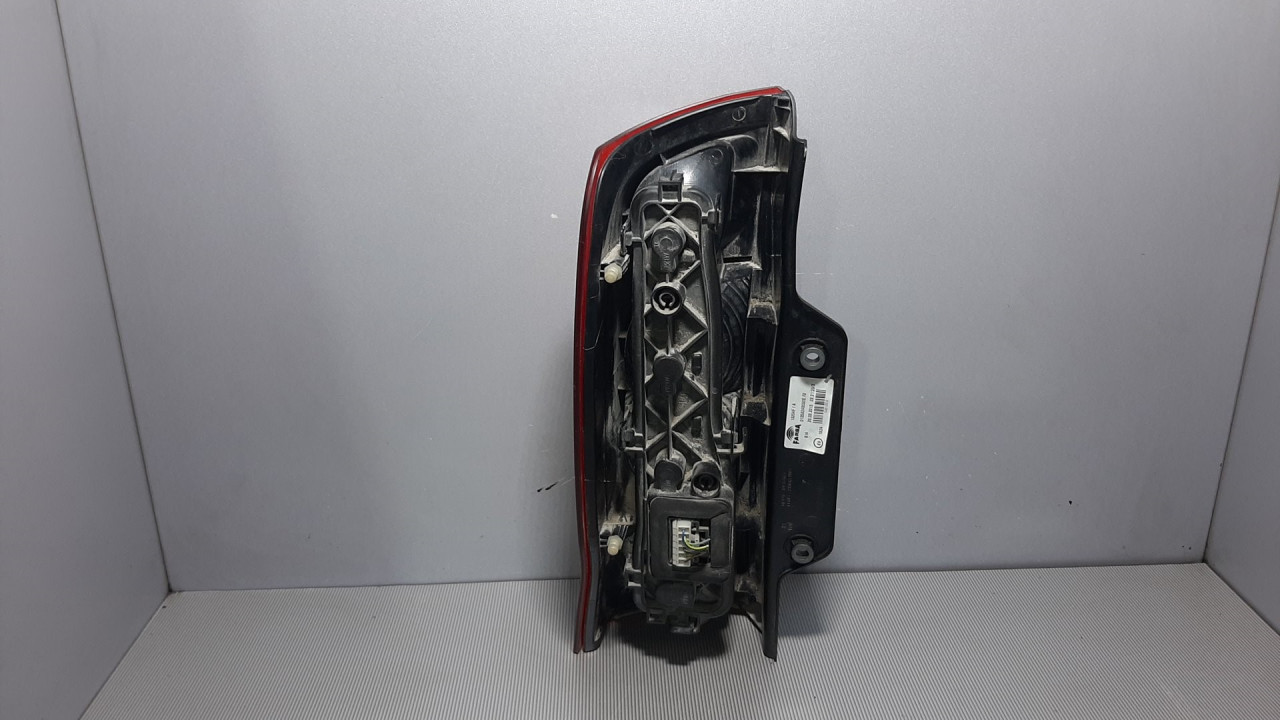 STOP SVJETLO FIAT QUBO > 08-16 01358249080E