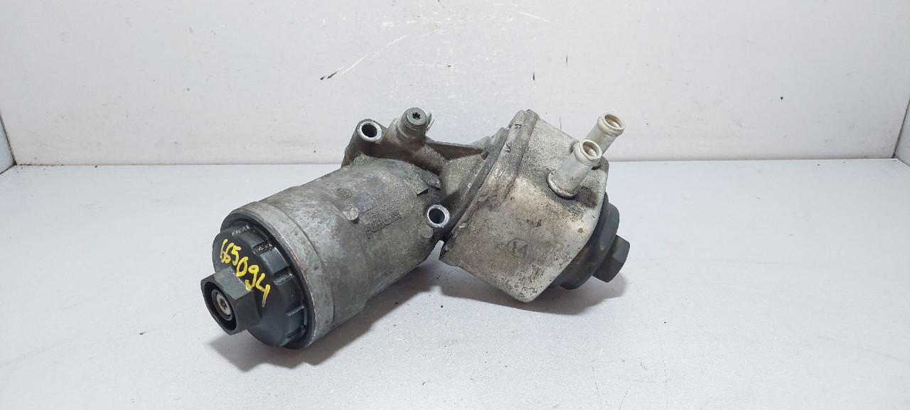 KUCISTE FILTERA ULJA VW PASSAT CC > 08-11 022115403S