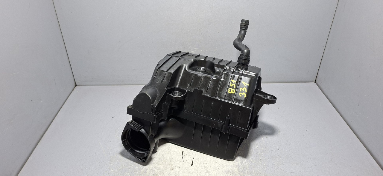 KUCISTE FILTERA ZRAKA AUDI A3 (8VF/8VK) > 16-20 5Q0129607AE