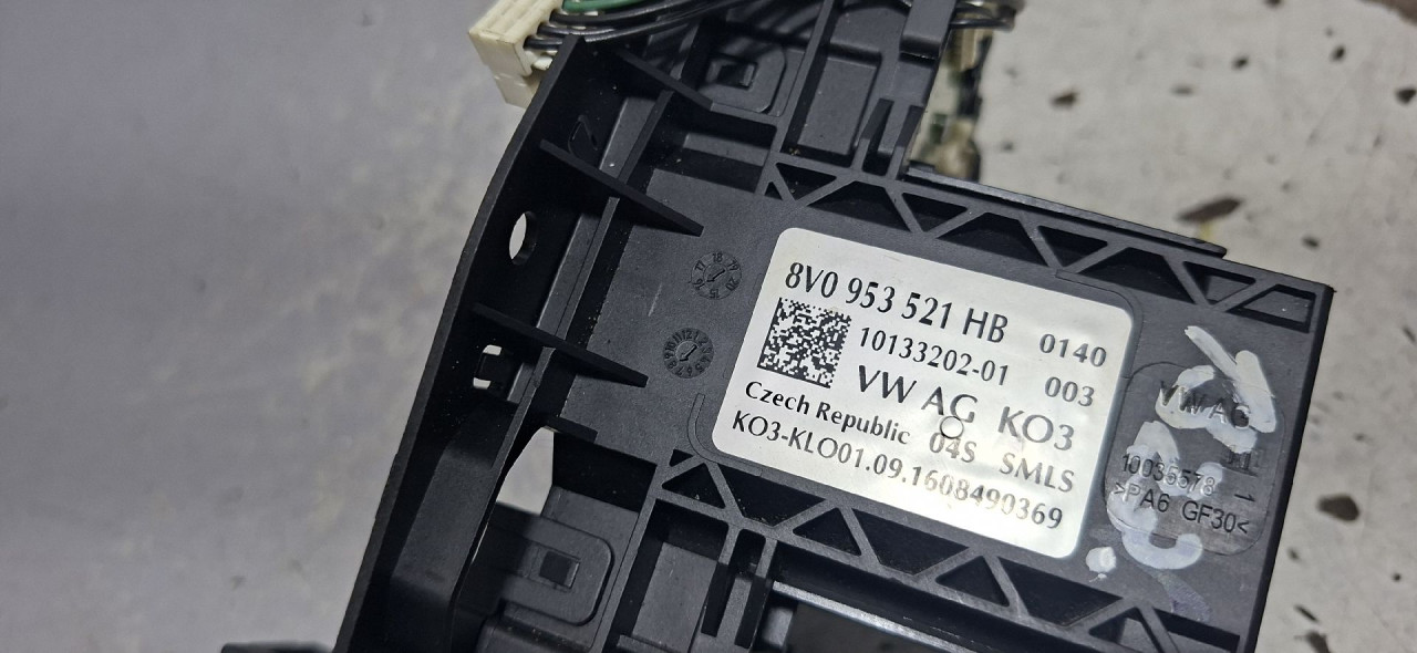 DIJELOVI RUCICE VOLANA AUDI A3 (8VF/8VK) > 16-20 1.6 8V0953521HB