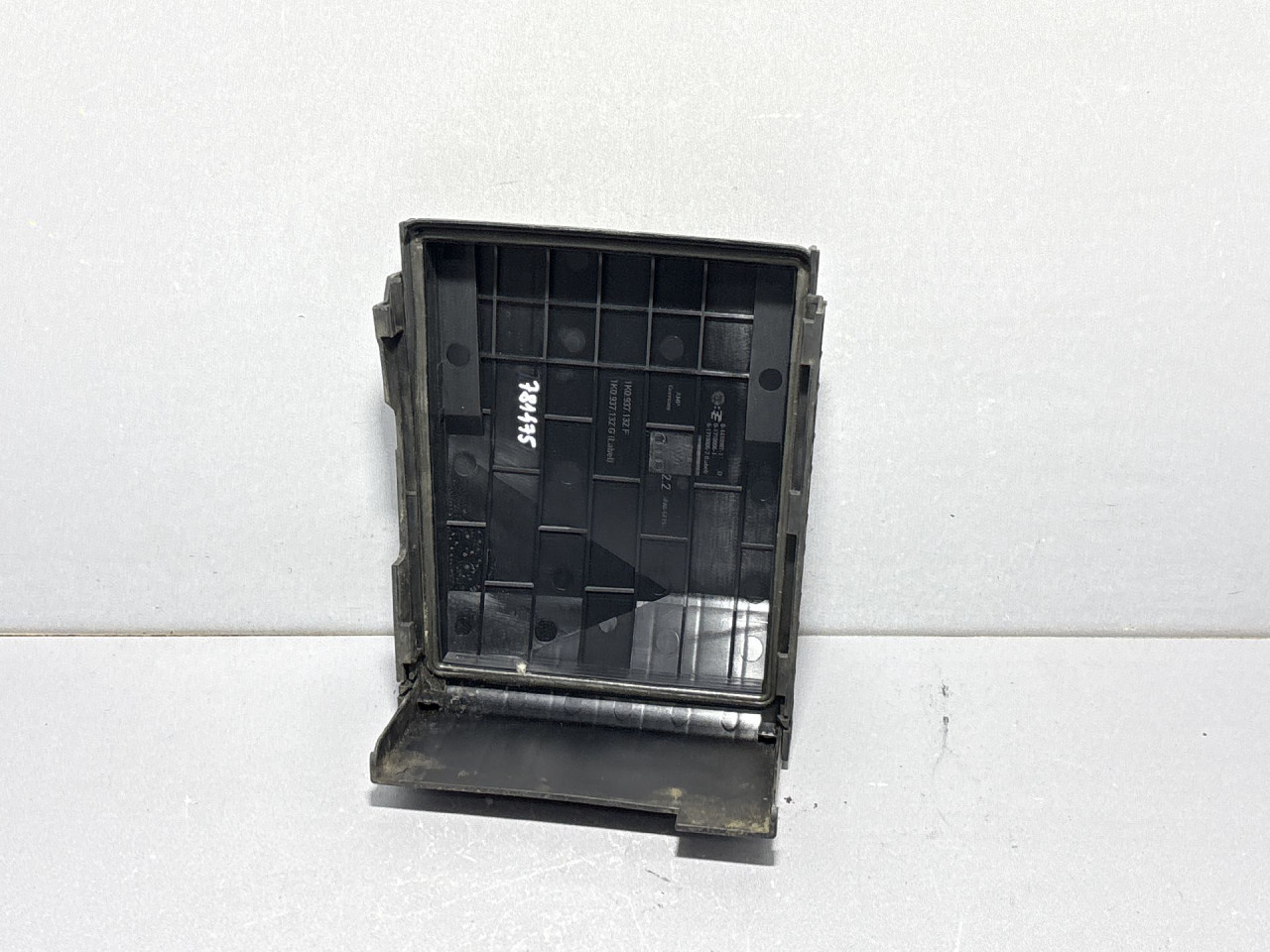 DIJELOVI PLASTIKA VW CADDY > 10-15 1K0937132F