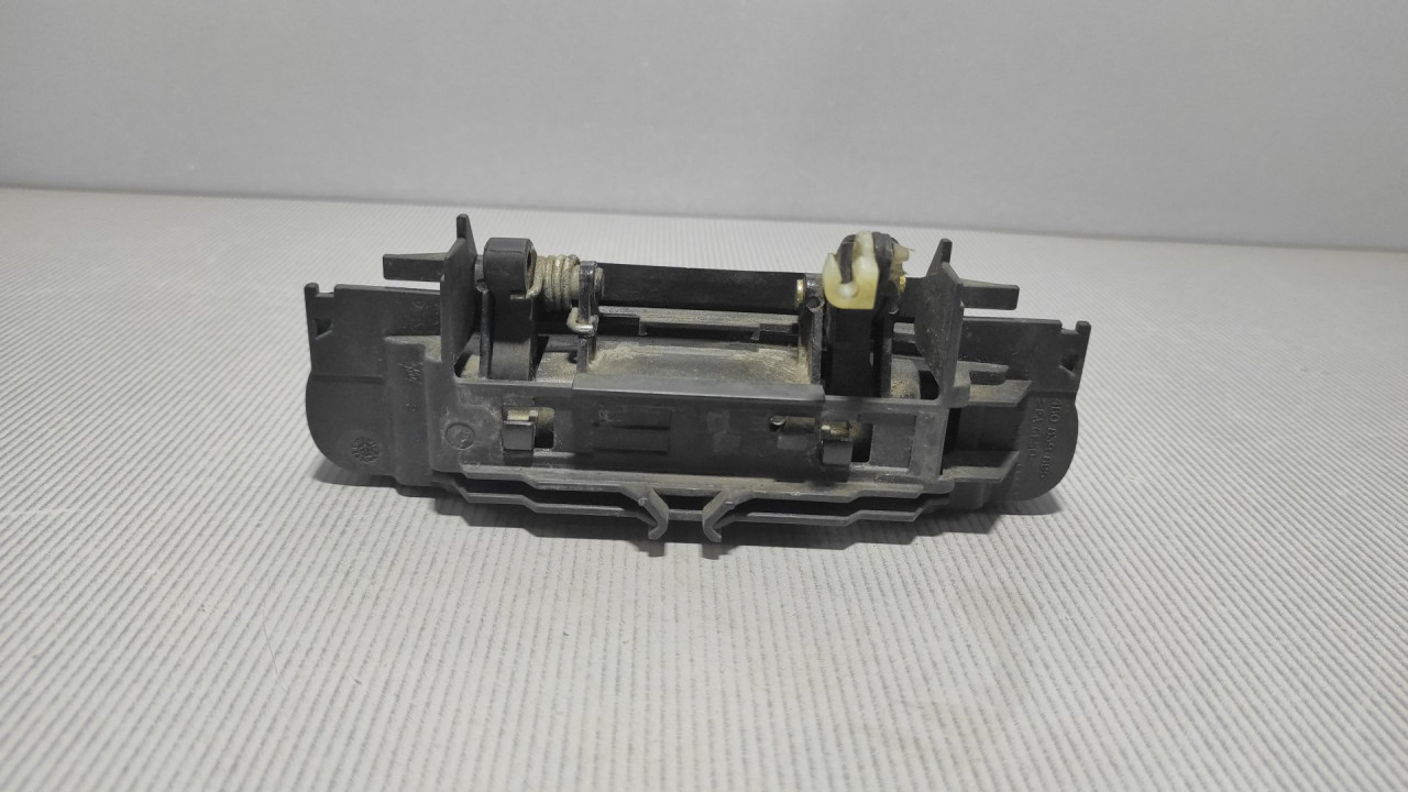 DIJELOVI RUCKA VRATA AUDI A3 > 08-12 4B0839885