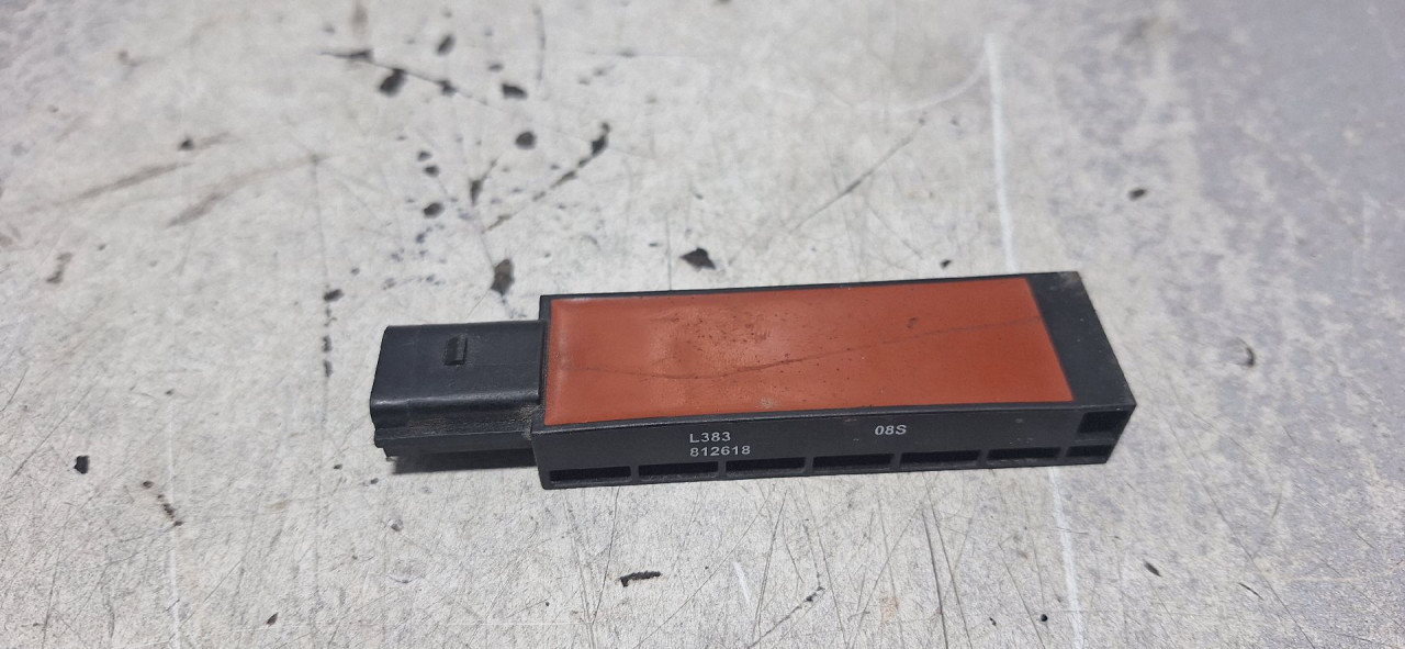 DIJELOVI ANTENA VW GOLF 7 > 12-16 500962131