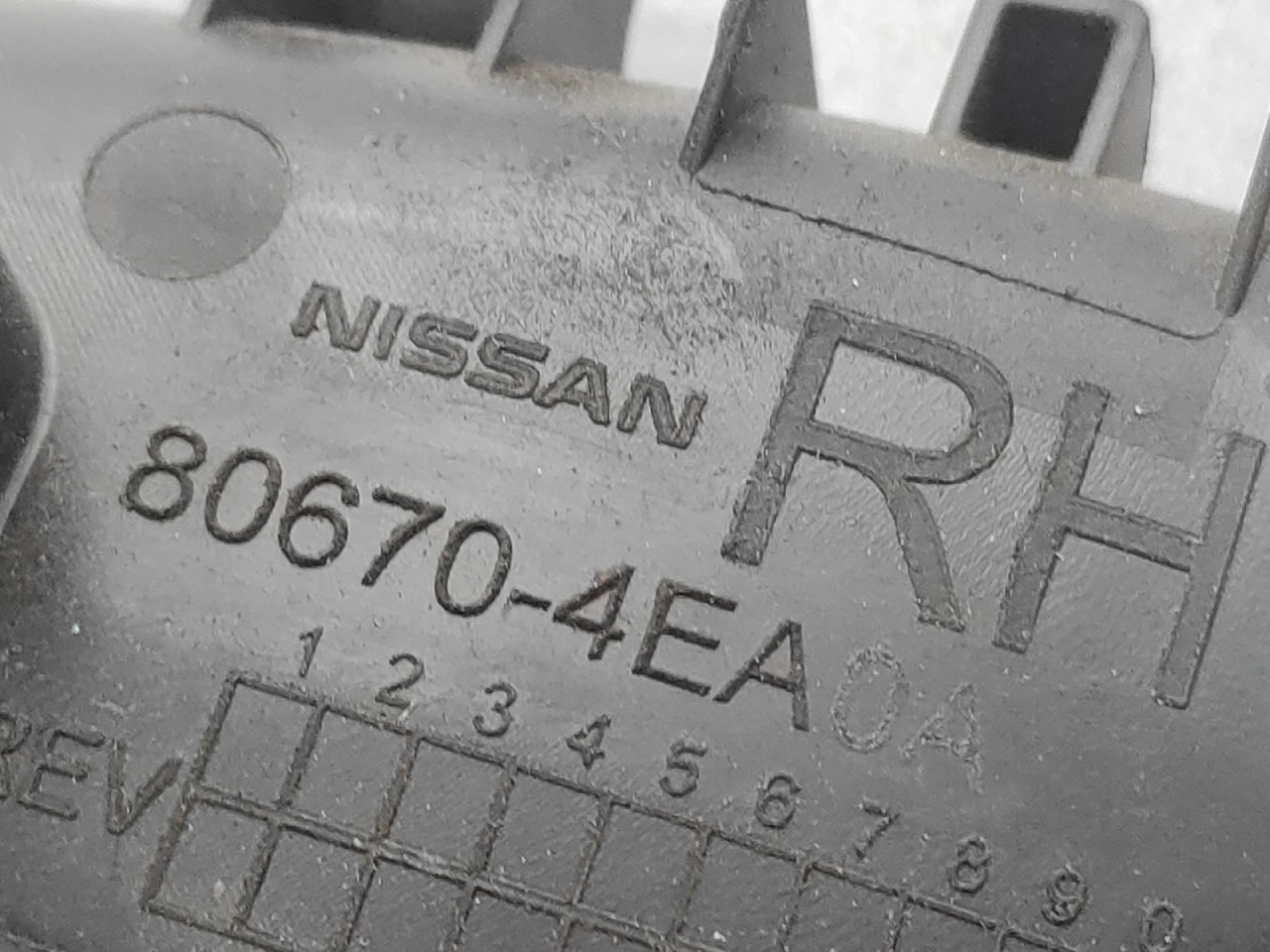UNUTRASNJA RUCKA VRATA NISSAN QASHQAI > 10-13 806704EA0