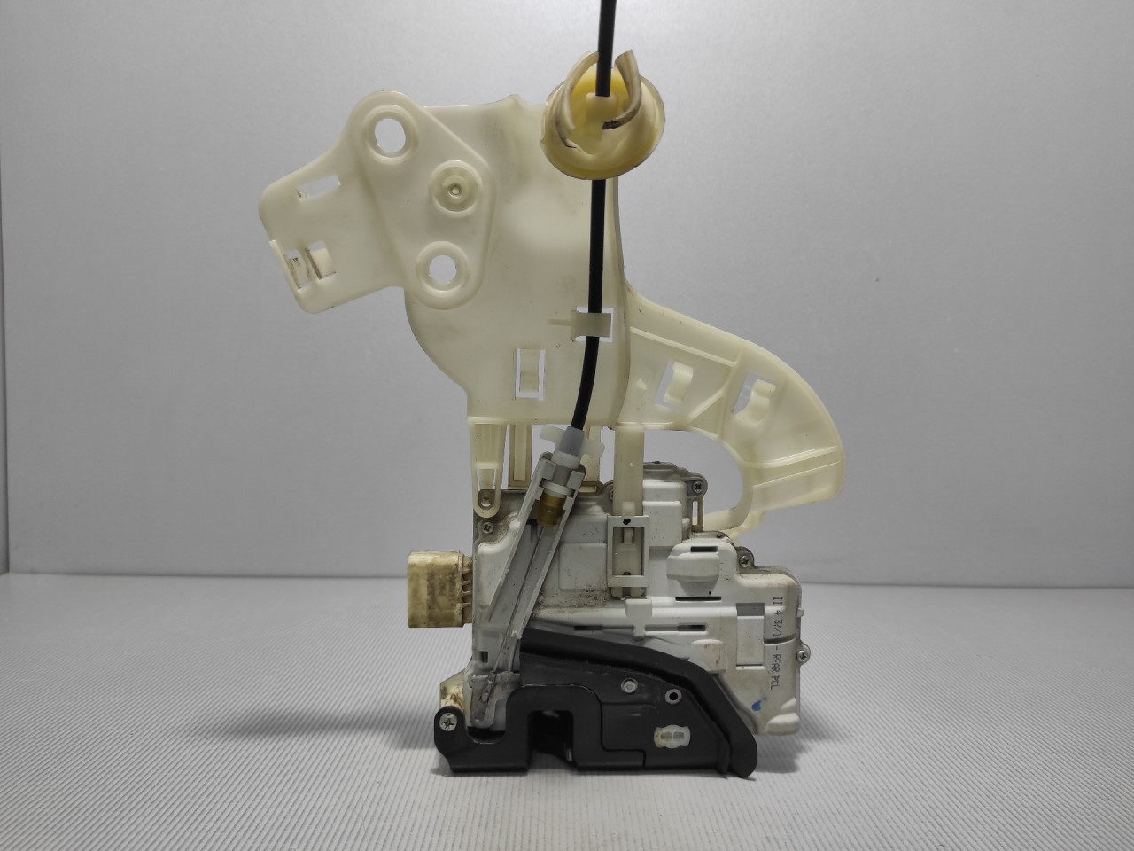 DIJELOVI BRAVA VRATA VW TOUAREG > 14-18 4G0839016