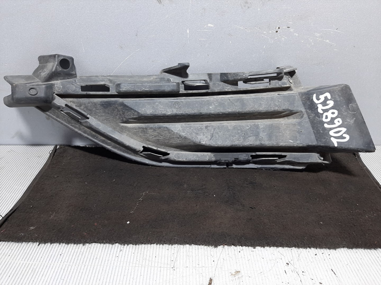 PLASTIKA BRANIKA VW GOLF 7 > 12-16 5G0853212