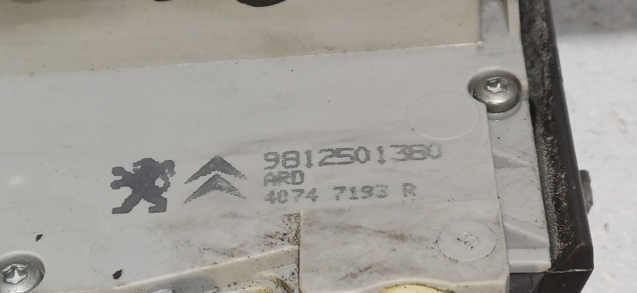 BRAVA VRATA PEUGEOT 2008 > 16-19 9812501380