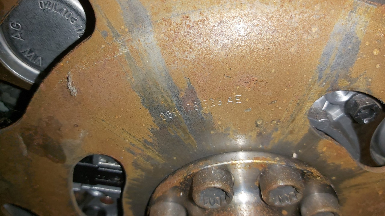 DIJELOVI ZAMAJAC AUDI A4 (B9) > 15-18 06H105323AE