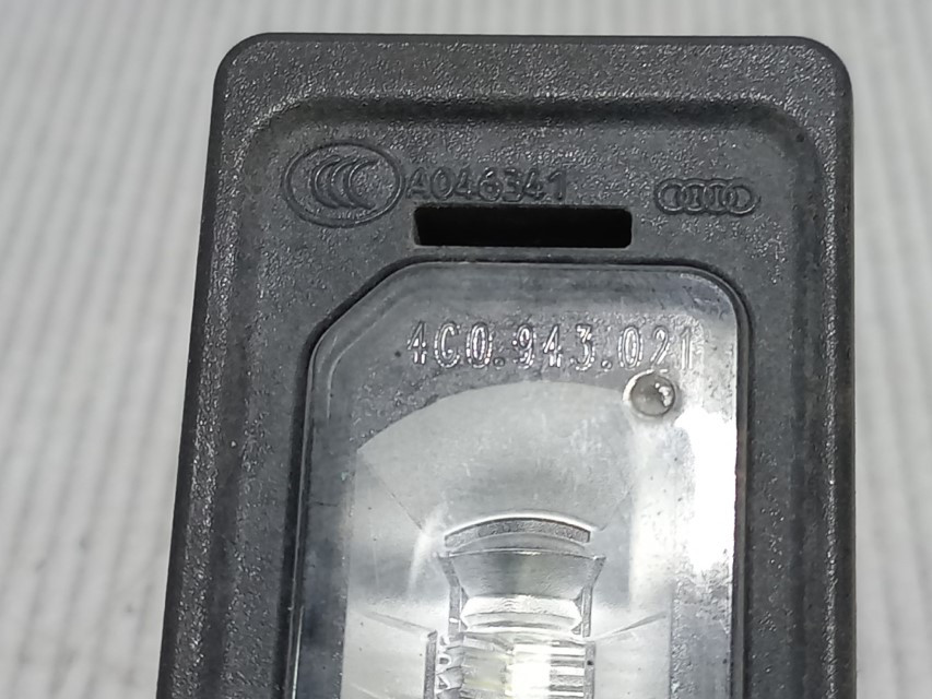 RASVJETA TABLICA AUDI A4 (B8) > 12-15 4G0943021