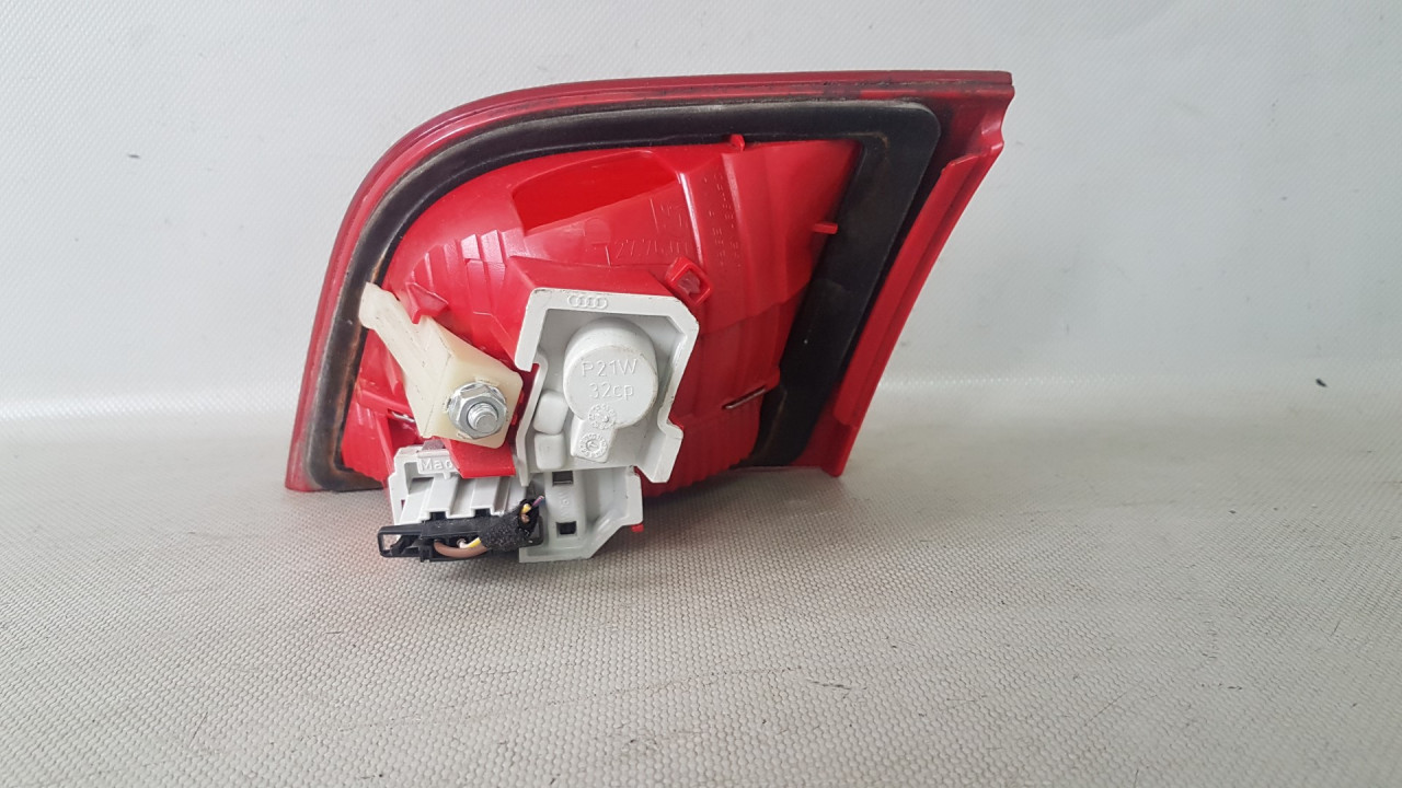 STOP SVJETLO AUDI A3 > 03-08 AD320015 8P4945093B