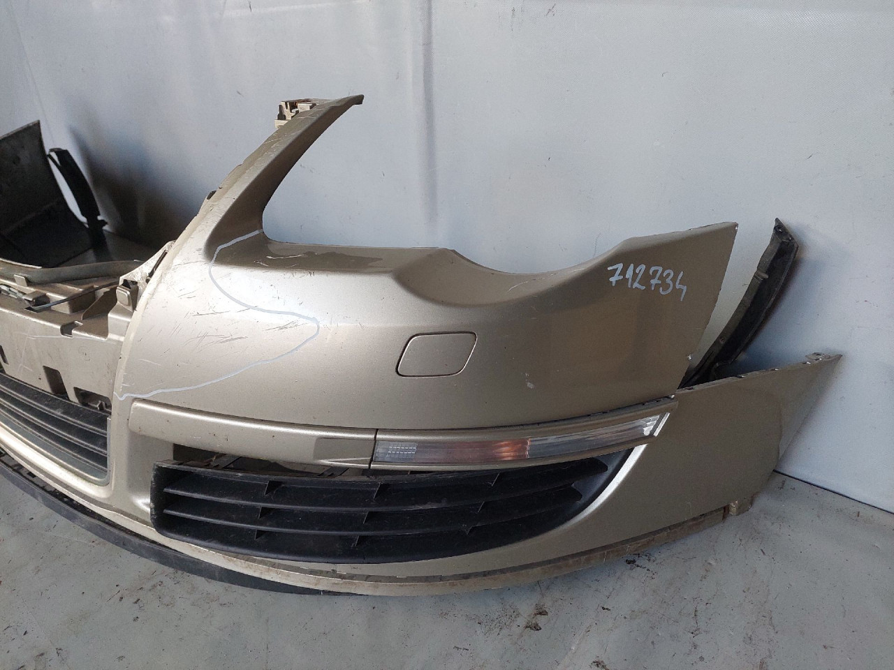 DIJELOVI BRANIK VW PASSAT B6 > 05-10 3G0807221