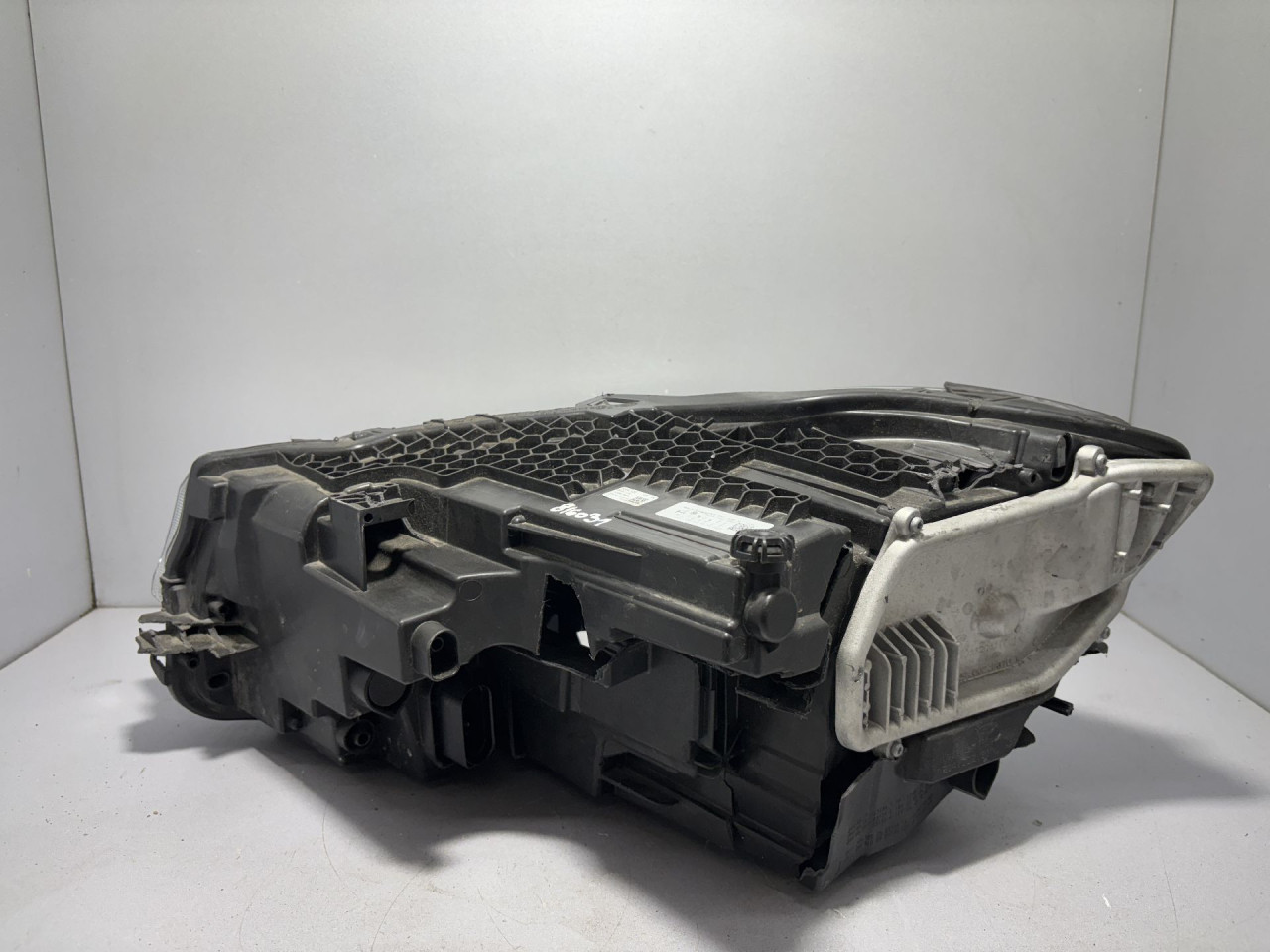 DIJELOVI FAR OSTECEN VW CADDY > 20- 2K8941036M