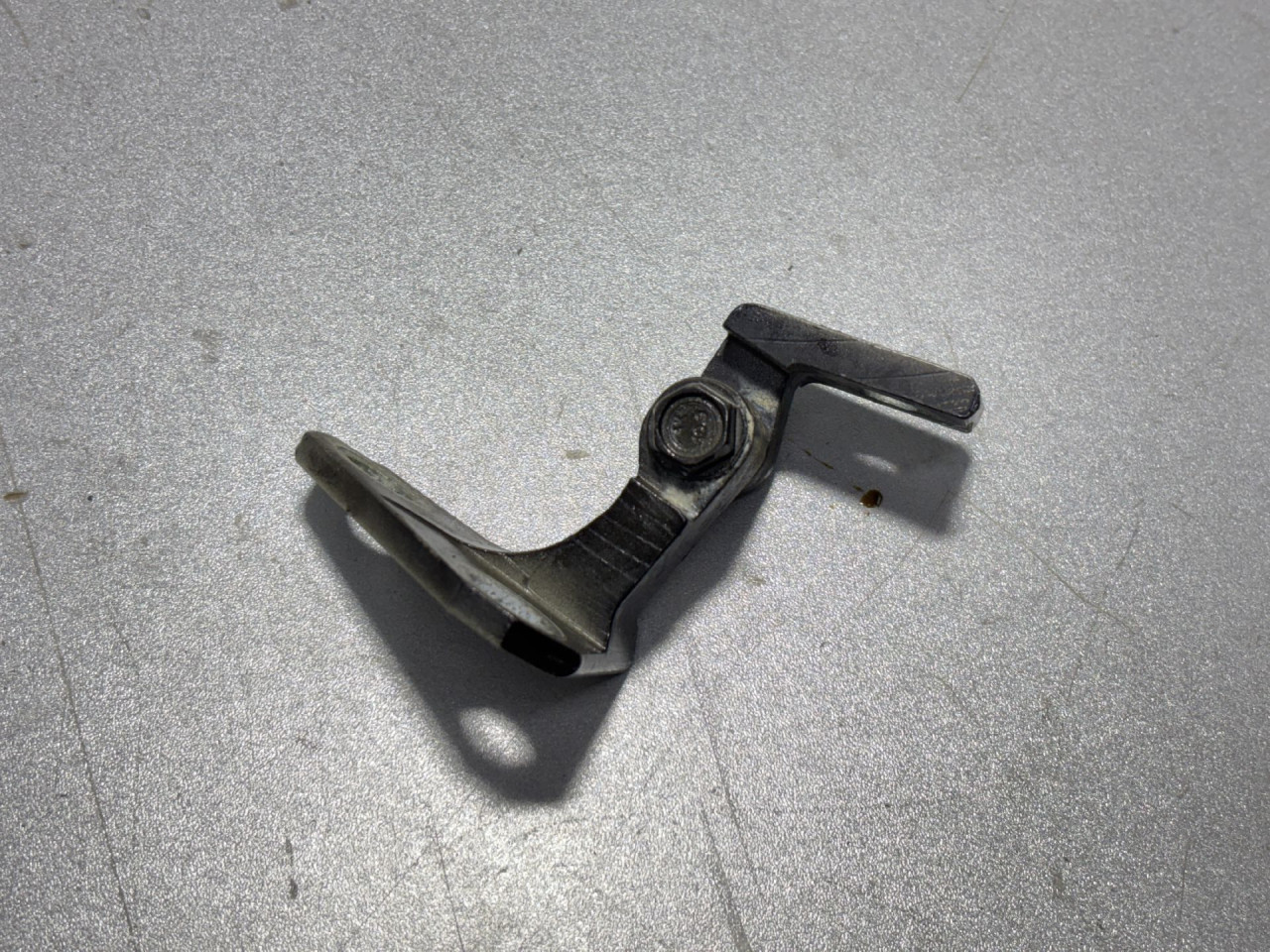 DIJELOVI BAGLAMA VW PASSAT B7 > 10-14 8L0831401D