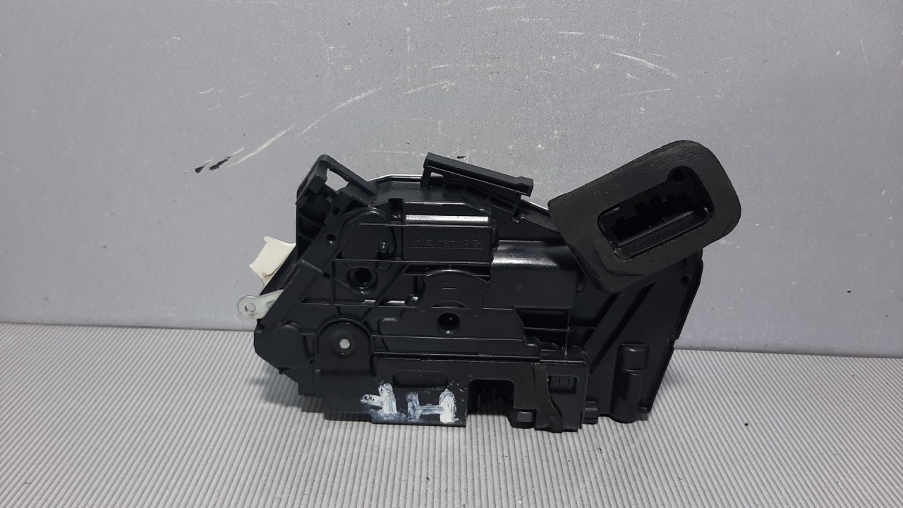 DIJELOVI BRAVA VRATA VW GOLF 6 > 08-12 5K1837016B