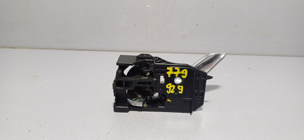 UNUTRASNJA RUCKA VRATA MAZDA CX5 > 12-15 KD53T8314