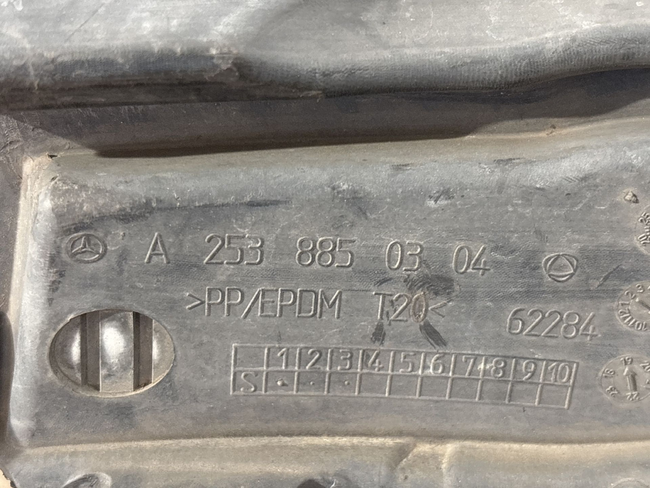 VEZNI LIM MERCEDES GLC (X253) > 16- A2538850304
