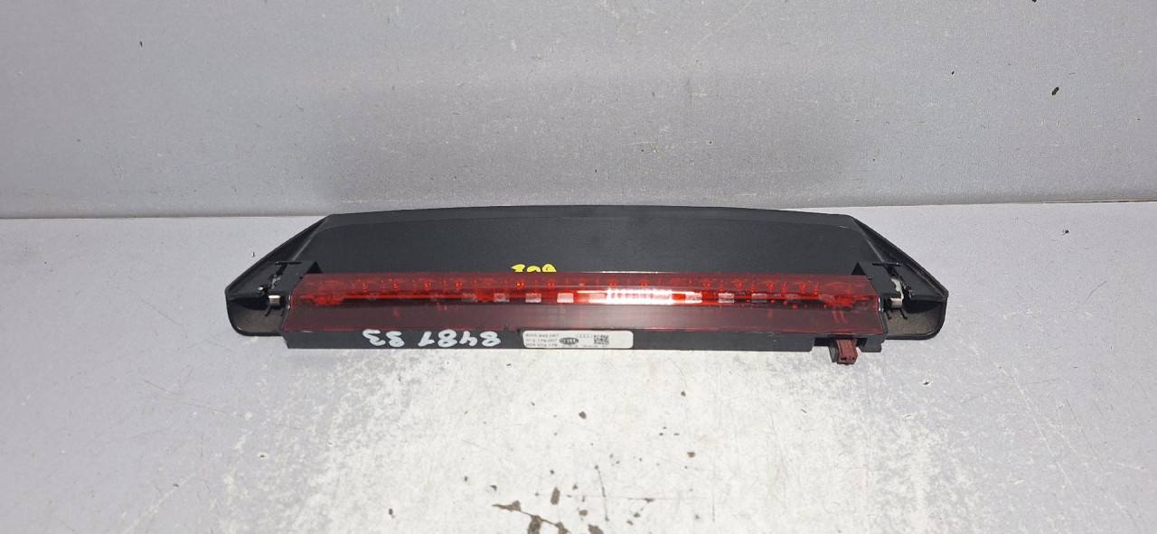 DIJELOVI TRECE STOP SVJETLO AUDI A4 (B9) > 15-18 8W5945097
