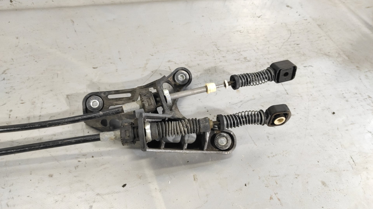 DIJELOVI SALTEBLA VW PASSAT B7 > 10-14 3C0711049AC