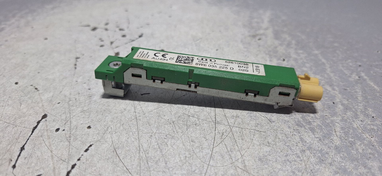 DIJELOVI ANTENA   8W6035225D