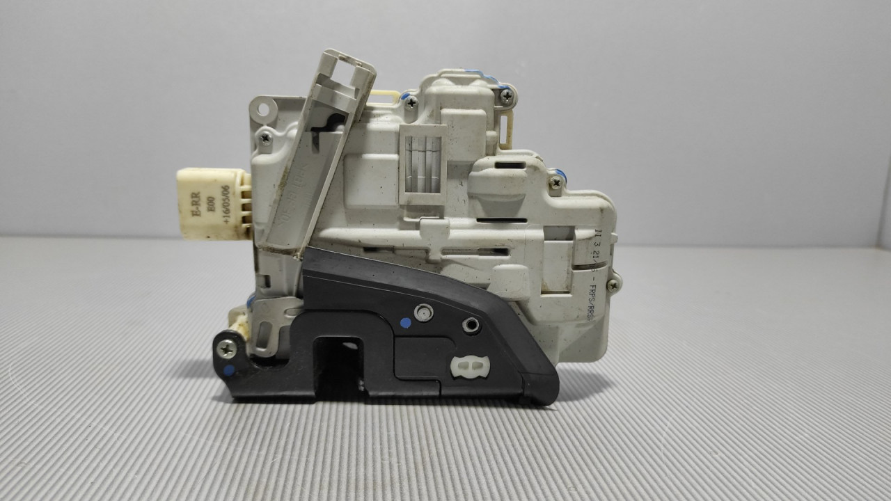 BRAVA VRATA AUDI A4 (B7) > 04-07 8E1837016AA