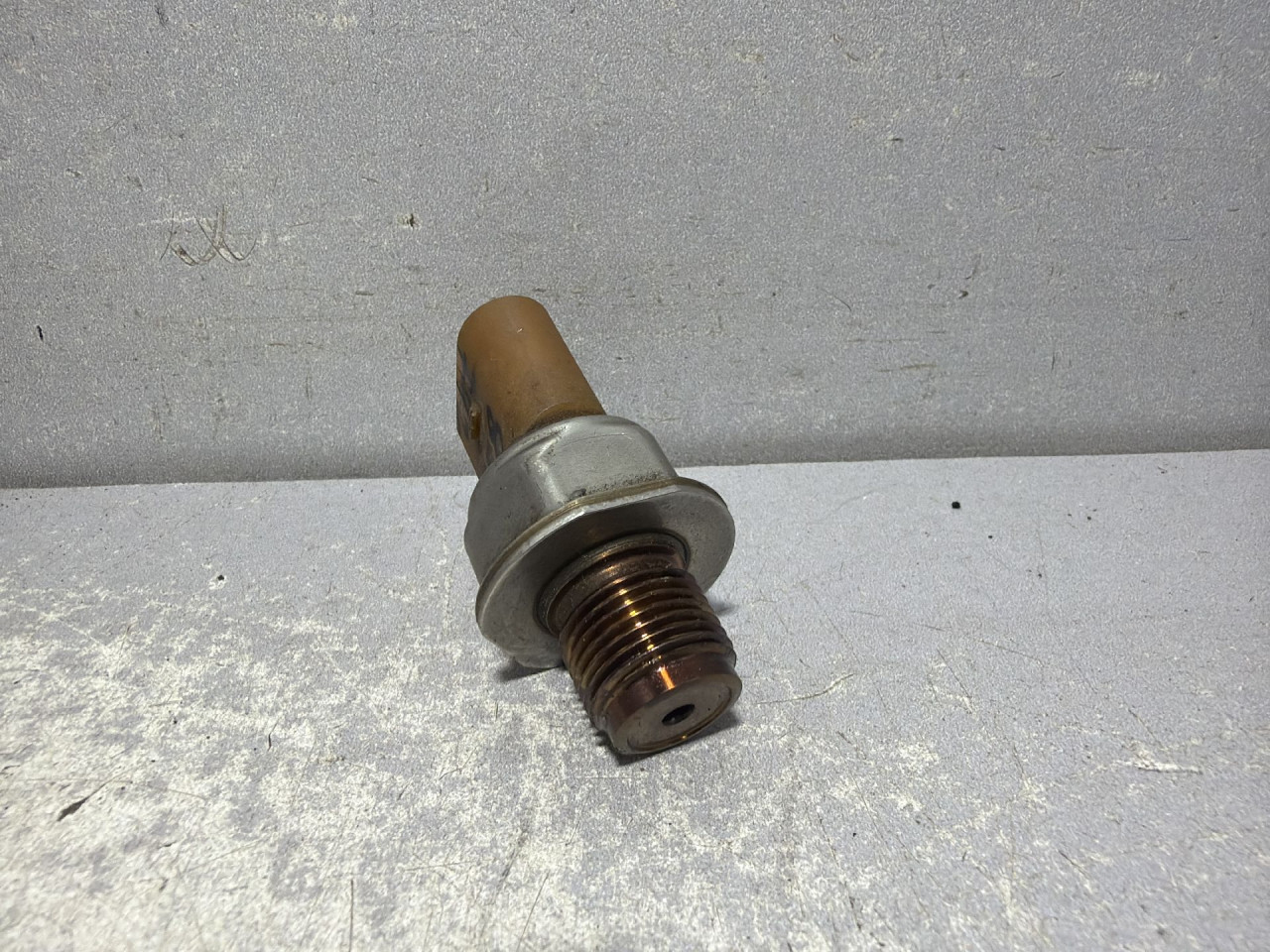 SENZOR PRITISKA GORIVA AUDI A4 (B8) > 12-15 03L906051
