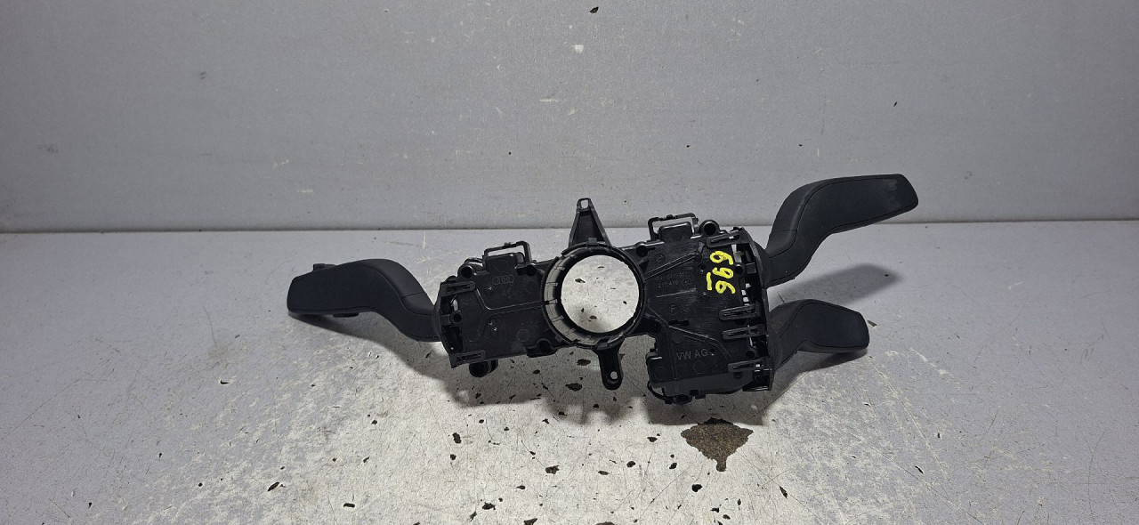 DIJELOVI RUCICE VOLANA AUDI A4 (B8) > 12-15 2.0 4G0953502AD