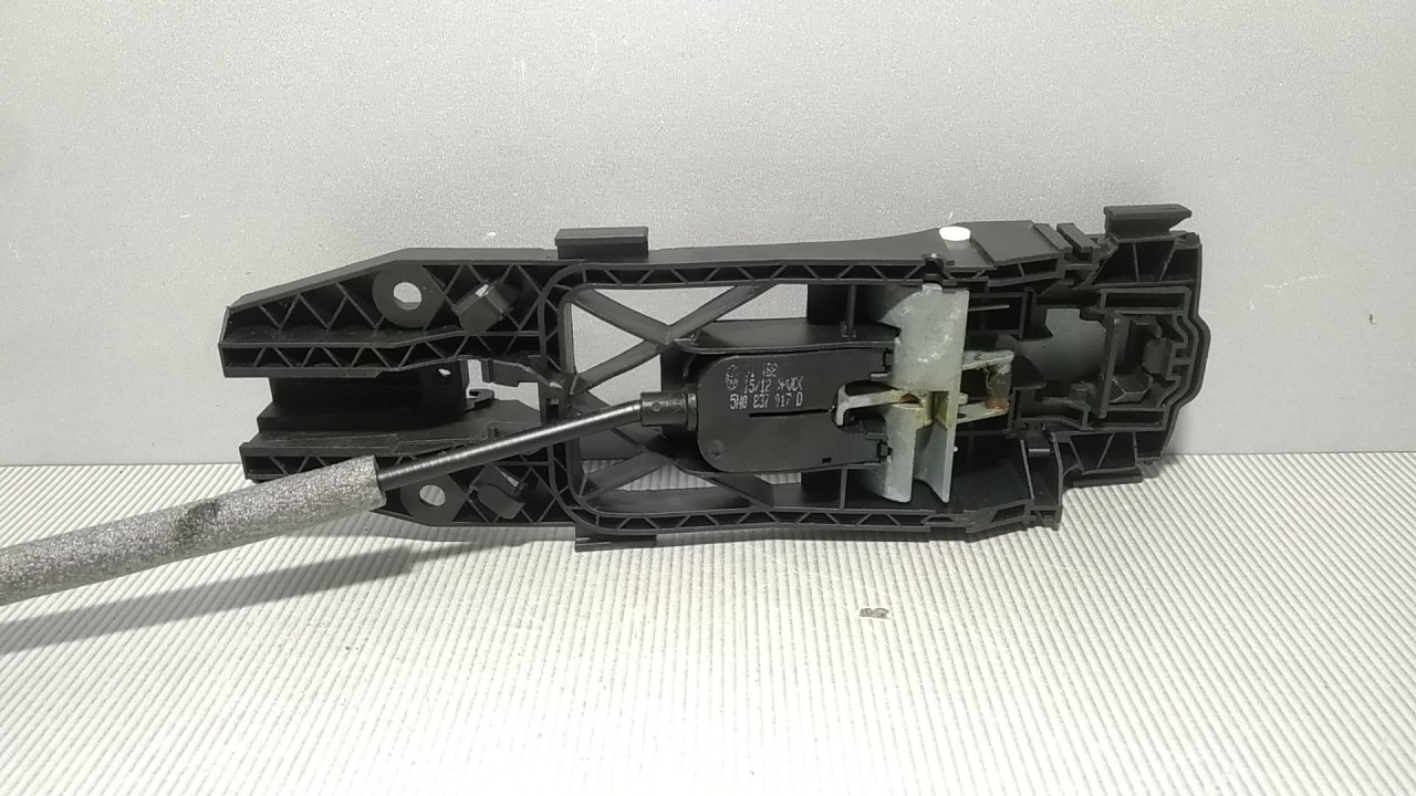 DIJELOVI RUCKA VRATA VW GOLF 7 > 12-16 5N0839885H