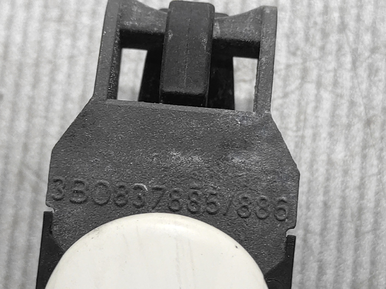 RUCKA VRATA VW PASSAT B5 > 00-05 3B0837885
