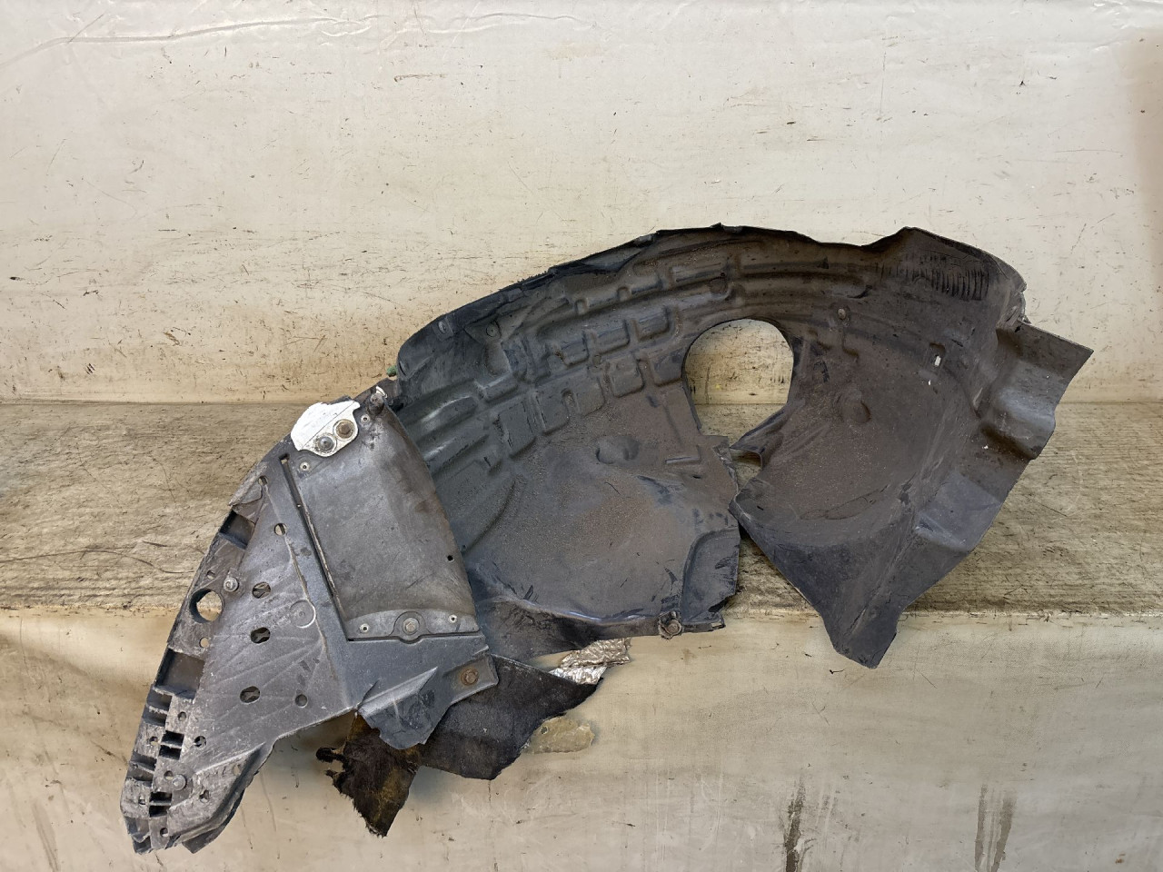 UNUTRASNJI BLATOBRAN OPEL CORSA F > 19- 800700210