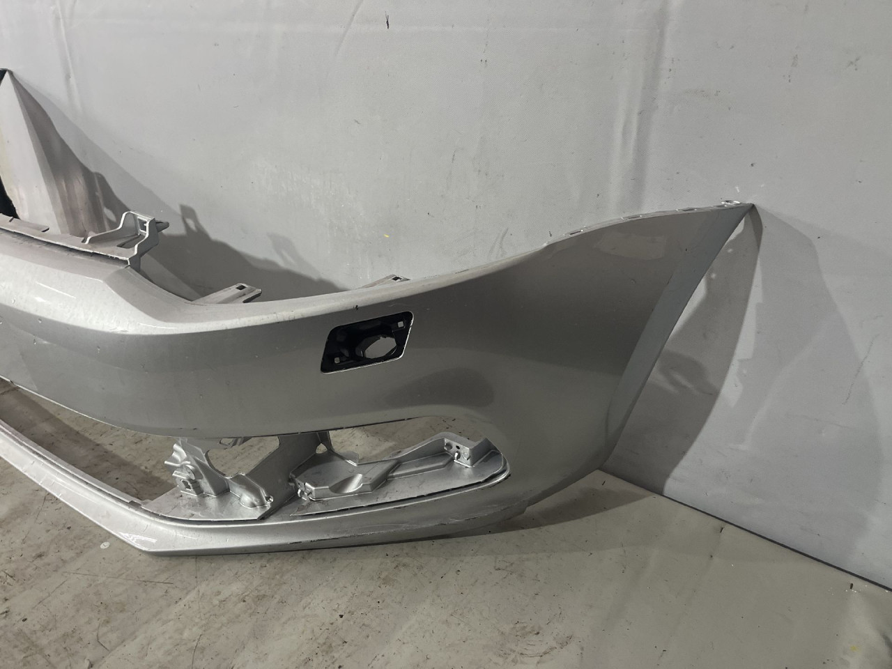 DIJELOVI BRANIK VW POLO > 14-17 6C0807221