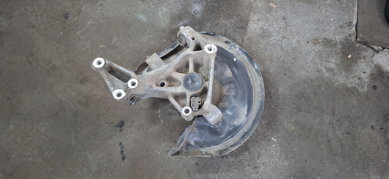 DIJELOVI GLAVCINA VW PASSAT B7 > 10-14