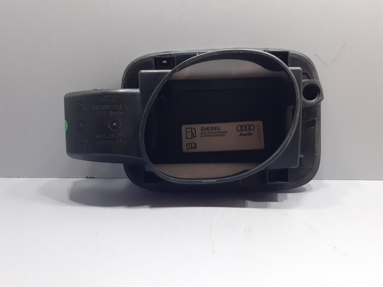 POKLOPAC REZERVOARA AUDI A4 (B8) > 07-11 8K0809999A