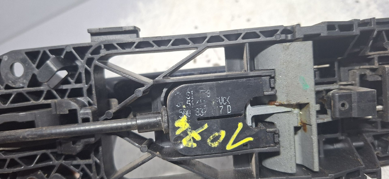 DIJELOVI RUCKA VRATA VW TOUAREG > 11-14 5N0837017D