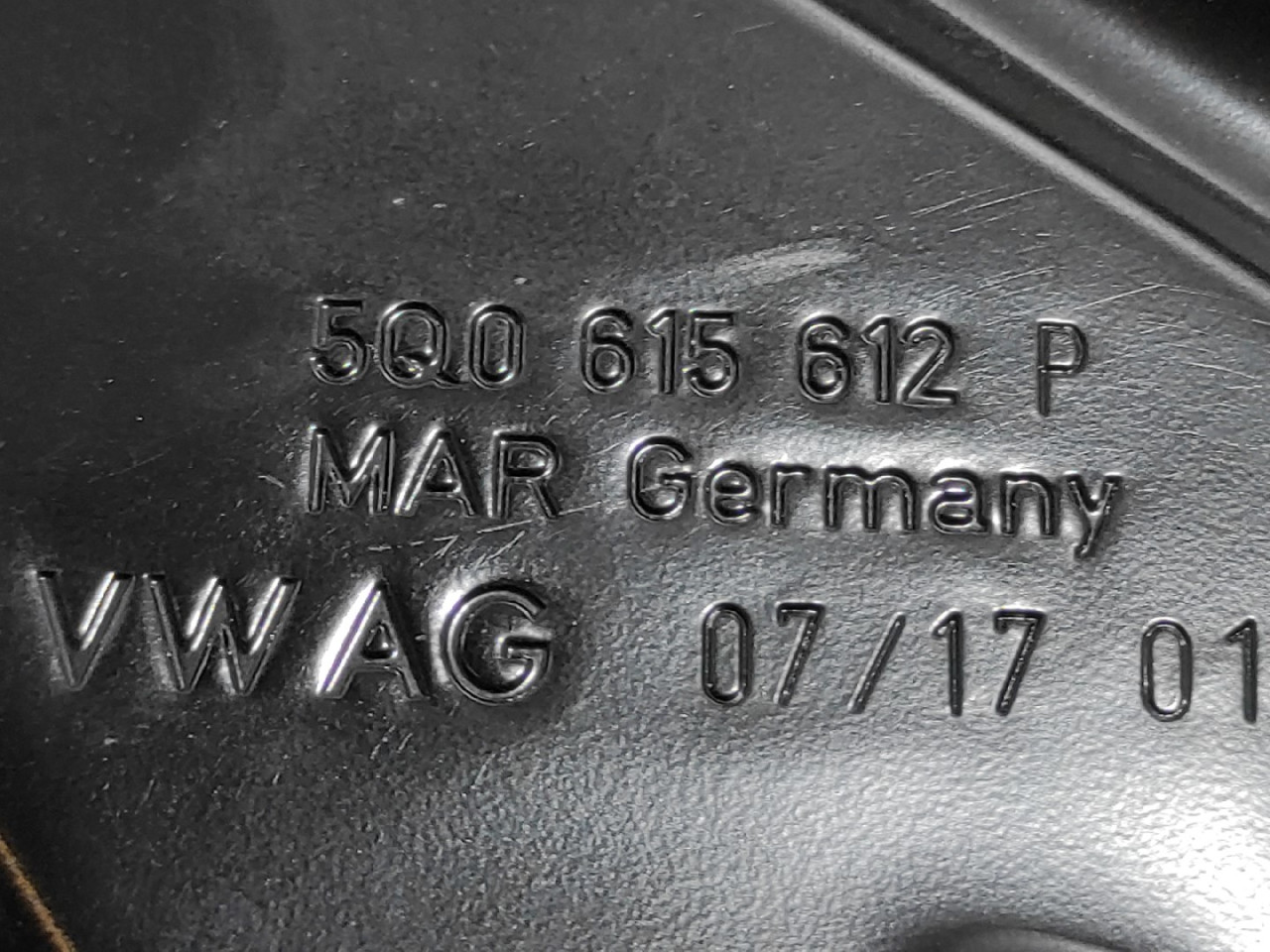 DIJELOVI ANKER PLOCA VW GOLF 7 > 12-16 5Q0615612P
